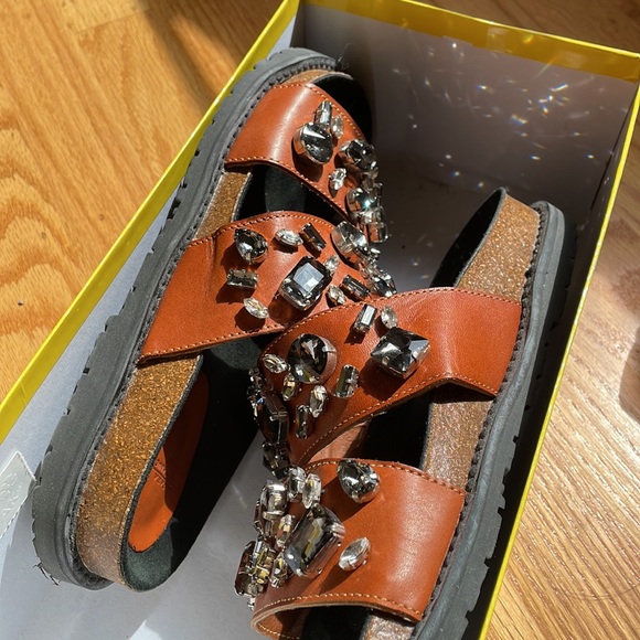 Zara gems slide - Picture 9 of 12